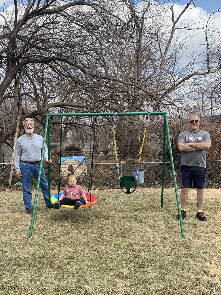 Which Outdoor Swing Is Right For Your Yard?